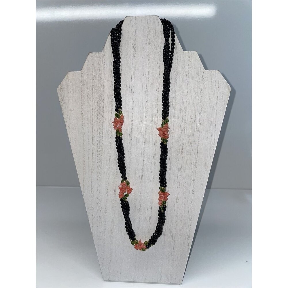 Beautiful Vintage Pink Stimulated CORAL & Jade Black‎ Onyx Beaded Necklace A41 - Picture 4 of 13